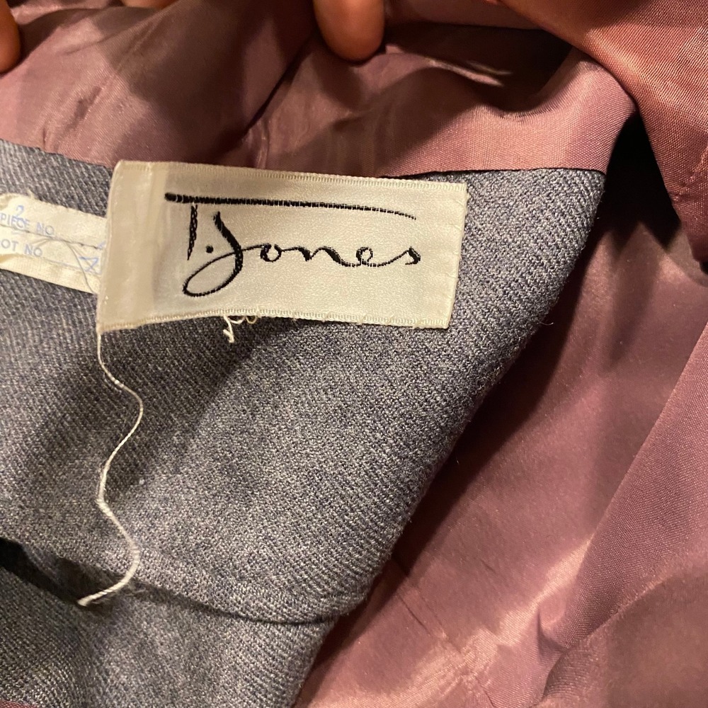 Vintage T. Jones Grey Wool Cropped Jacket Gold Crest Buttons Tailored Blazer - Picture 4 of 4